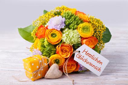 Blumen zu einem feierlichen Anlass - Blumenladen und Geschenke am Pasinger Bahnhof